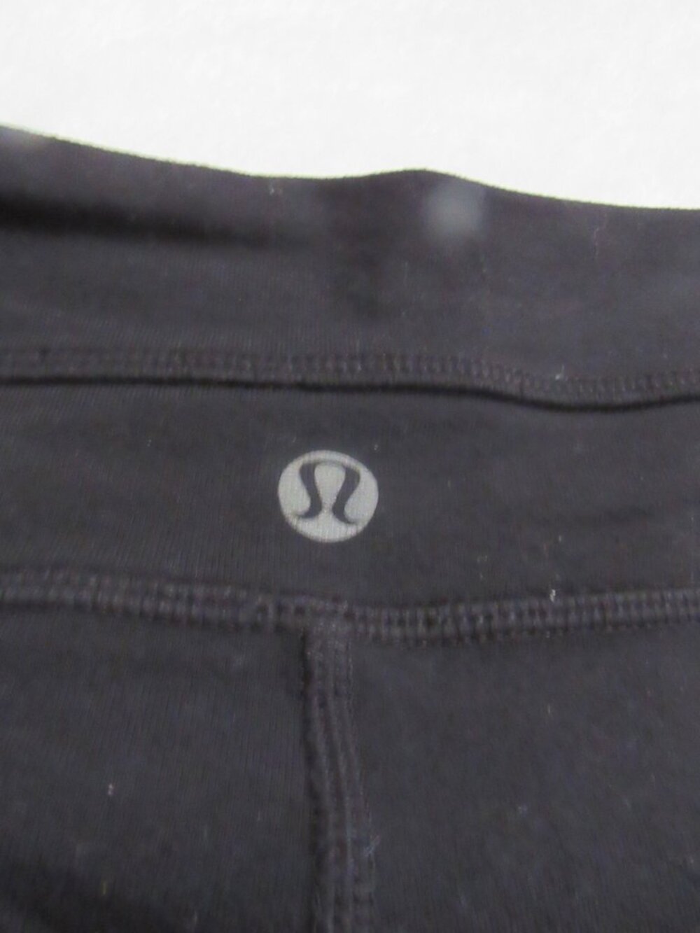 Lululemon Black Biker Like Shorts Size 4 USED - Picture 4 of 5